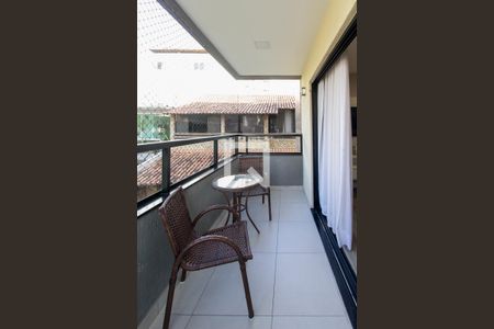 Casa de condomínio à venda com 360m², 4 quartos e 1 vaga Casa de condomínio à venda com 360m², 4 quartos e 1 vagaVaranda Quarto 1 suíte