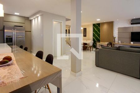 Casa de condomínio à venda com 360m², 4 quartos e 1 vaga Casa de condomínio à venda com 360m², 4 quartos e 1 vagaCozinha