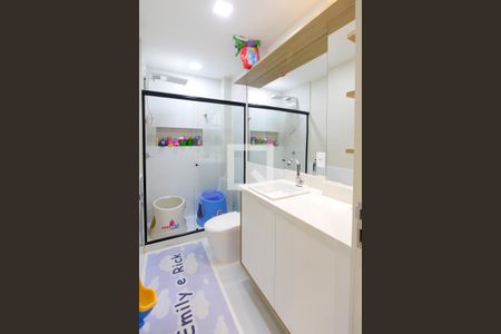 Casa de condomínio à venda com 360m², 4 quartos e 1 vaga Casa de condomínio à venda com 360m², 4 quartos e 1 vagaBanheiro Quarto 2 suíte