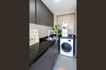 Casa de condomínio à venda com 360m², 4 quartos e 1 vaga Casa de condomínio à venda com 360m², 4 quartos e 1 vagaÁrea de Serviço