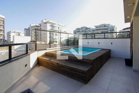 Casa de condomínio à venda com 360m², 4 quartos e 1 vaga Casa de condomínio à venda com 360m², 4 quartos e 1 vagaPiscina