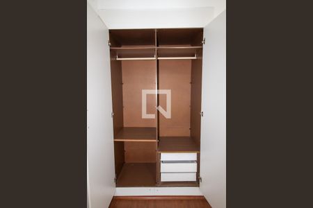 Apartamento à venda com 64m², 3 quartos e 1 vagaQuarto 1 - Armários