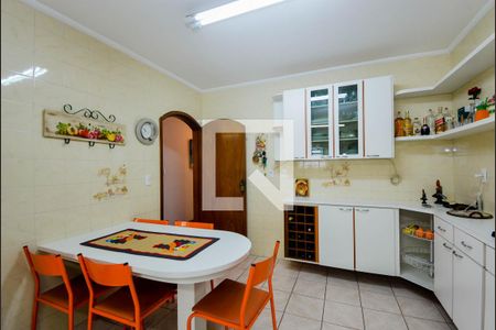 Casa à venda com 364m², 3 quartos e 8 vagasCozinha