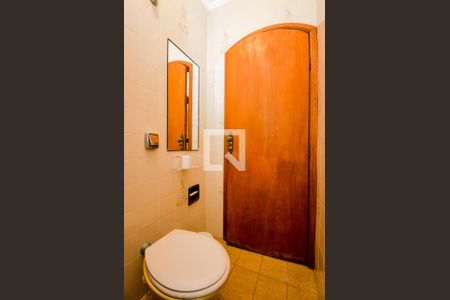 Casa à venda com 364m², 3 quartos e 8 vagasBanheiro de Serviço