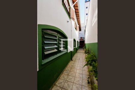 Casa à venda com 364m², 3 quartos e 8 vagasCorredor Lateral 