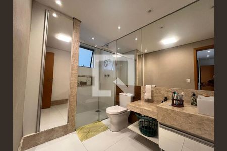 Apartamento à venda com 310m², 3 quartos e 4 vagas Apartamento à venda com 310m², 3 quartos e 4 vagasbanheiro 2