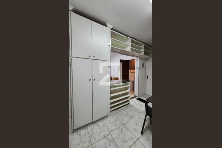 Apartamento para alugar com 76m², 2 quartos e 1 vaga Apartamento para alugar com 76m², 2 quartos e 1 vagaCozinha - Armários
