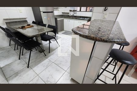 Apartamento para alugar com 76m², 2 quartos e 1 vaga Apartamento para alugar com 76m², 2 quartos e 1 vagaDetalhe da cozinha