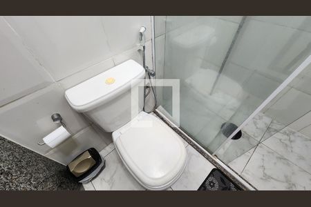 Apartamento para alugar com 76m², 2 quartos e 1 vaga Apartamento para alugar com 76m², 2 quartos e 1 vagaDetalhe do banheiro