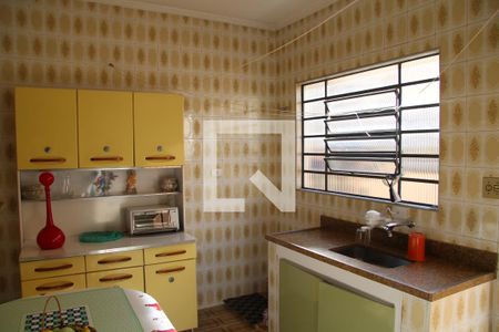 Casa à venda com 174m², 4 quartos e 2 vagasEdícula /Cozinha