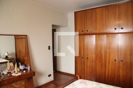 Casa à venda com 174m², 4 quartos e 2 vagasSuíte