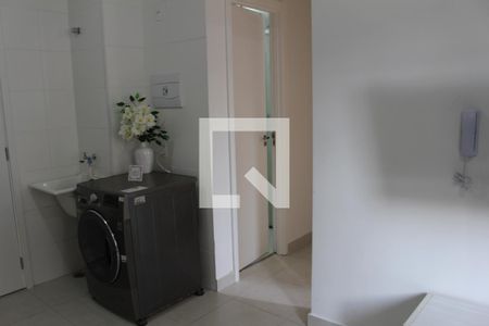 Sala / Cozinha de apartamento à venda com 2 quartos, 33m² em Vila Ivone, São Paulo
