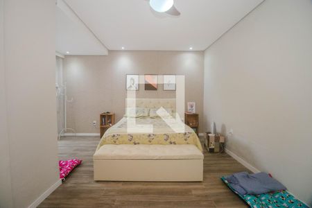 Casa à venda com 212m², 2 quartos e 2 vagas Casa à venda com 212m², 2 quartos e 2 vagasSuíte