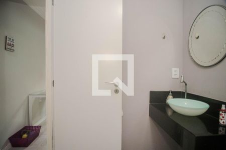 Casa à venda com 212m², 2 quartos e 2 vagas Casa à venda com 212m², 2 quartos e 2 vagasBanheiro Social