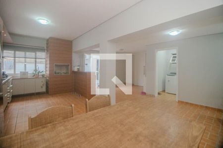 Casa à venda com 212m², 2 quartos e 2 vagas Casa à venda com 212m², 2 quartos e 2 vagasCozinha e Área de Serviço