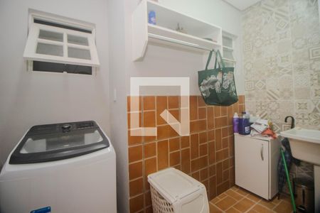 Casa à venda com 212m², 2 quartos e 2 vagas Casa à venda com 212m², 2 quartos e 2 vagasCozinha e Área de Serviço