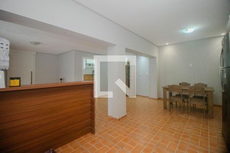 Casa à venda com 212m², 2 quartos e 2 vagas Casa à venda com 212m², 2 quartos e 2 vagasCozinha e Área de Serviço
