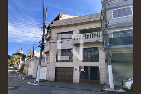 Casa à venda com 260m², 3 quartos e 2 vagasFachada