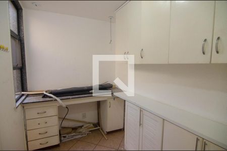 Apartamento à venda com 125m², 3 quartos e 2 vagasQuarto de serviço 