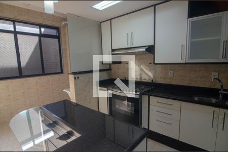 Apartamento à venda com 125m², 3 quartos e 2 vagasCozinha