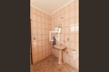 Casa à venda com 500m², 3 quartos e 4 vagas Casa à venda com 500m², 3 quartos e 4 vagasBanheiro