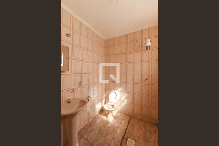 Casa à venda com 500m², 3 quartos e 4 vagas Casa à venda com 500m², 3 quartos e 4 vagasBanheiro