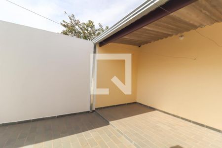 Casa à venda com 500m², 3 quartos e 4 vagas Casa à venda com 500m², 3 quartos e 4 vagasQuintal