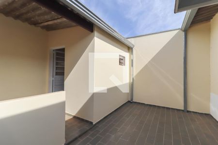Casa à venda com 500m², 3 quartos e 4 vagas Casa à venda com 500m², 3 quartos e 4 vagasQuintal
