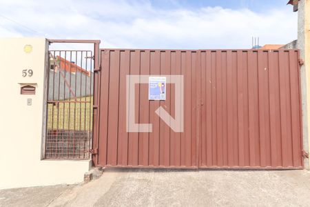 Casa à venda com 500m², 3 quartos e 4 vagas Casa à venda com 500m², 3 quartos e 4 vagasFachada