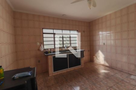 Casa à venda com 500m², 3 quartos e 4 vagas Casa à venda com 500m², 3 quartos e 4 vagasCozinha