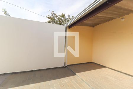 Casa à venda com 500m², 3 quartos e 4 vagas Casa à venda com 500m², 3 quartos e 4 vagasQuintal
