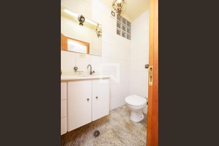 Casa à venda com 465m², 4 quartos e 3 vagasLavabo