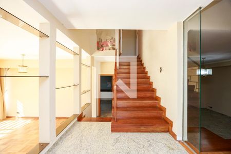 Casa à venda com 465m², 4 quartos e 3 vagasSala