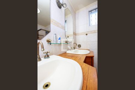 Casa à venda com 465m², 4 quartos e 3 vagasSuíte 4 - Banheiro