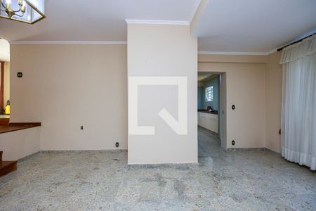 Casa à venda com 465m², 4 quartos e 3 vagasSala