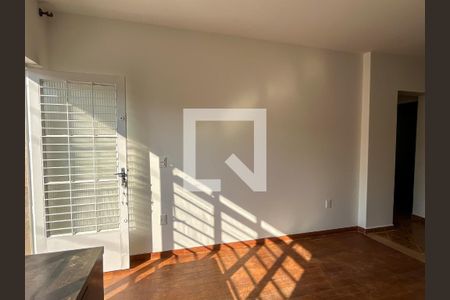 Sala de casa à venda com 2 quartos, 200m² em Vila Pereira Barreto, São Paulo