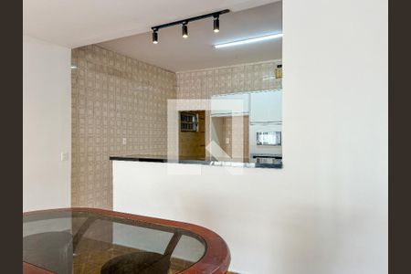 Sala de casa à venda com 2 quartos, 200m² em Vila Pereira Barreto, São Paulo
