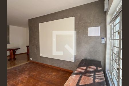 Sala de casa à venda com 2 quartos, 200m² em Vila Pereira Barreto, São Paulo