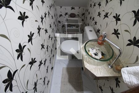 Casa à venda com 110m², 2 quartos e 1 vagaLavabo