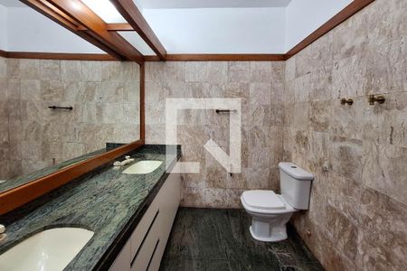 Casa para alugar com 1000m², 4 quartos e 4 vagas Casa para alugar com 1000m², 4 quartos e 4 vagasBanheiro da Suíte