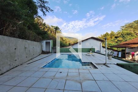 Casa para alugar com 1000m², 4 quartos e 4 vagas Casa para alugar com 1000m², 4 quartos e 4 vagasPiscina