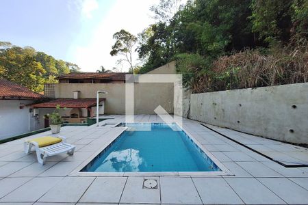 Casa para alugar com 1000m², 4 quartos e 4 vagas Casa para alugar com 1000m², 4 quartos e 4 vagasPiscina
