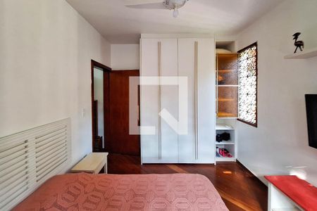 Casa para alugar com 1000m², 4 quartos e 4 vagas Casa para alugar com 1000m², 4 quartos e 4 vagasQuarto 1