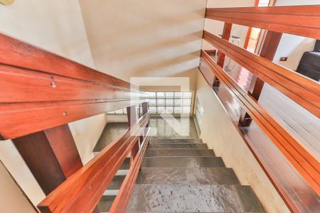 Casa à venda com 650m², 3 quartos e 4 vagasEscadas