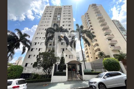 Apartamento para alugar com 67m², 2 quartos e 1 vaga Apartamento para alugar com 67m², 2 quartos e 1 vagaFachada