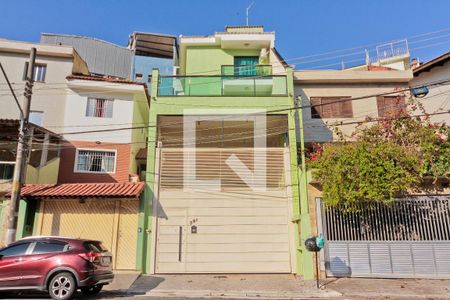 Casa para alugar com 60m², 2 quartos e 1 vaga Casa para alugar com 60m², 2 quartos e 1 vagaFachada