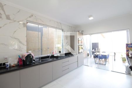 Casa à venda com 800m², 5 quartos e 10 vagasCozinha