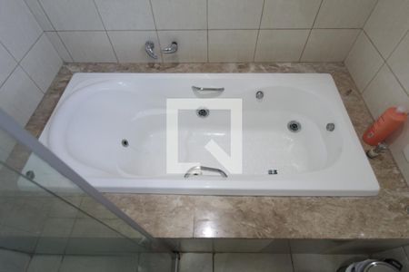 Casa à venda com 800m², 5 quartos e 10 vagasBanheiro da Suíte 1