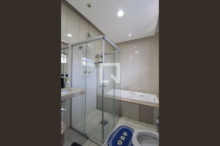 Casa à venda com 800m², 5 quartos e 10 vagasBanheiro da Suíte 1