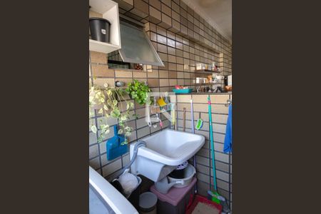 Apartamento à venda com 98m², 3 quartos e 1 vaga Apartamento à venda com 98m², 3 quartos e 1 vagaDetalhe da área de serviço